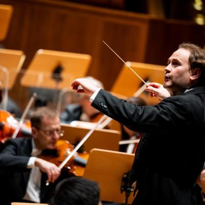 21/11/2025 - Christian Vásquez i Orkiestra PFB, fot. Mateusz Słodkowski