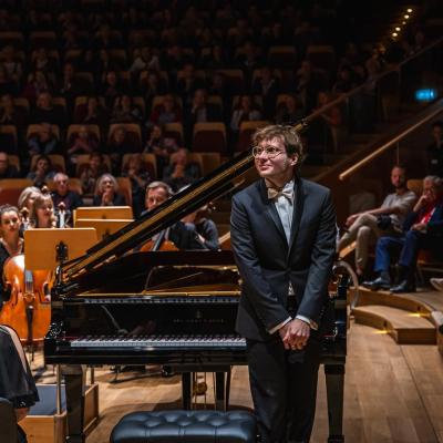 Koncert symfoniczny - Krzysztof Książek