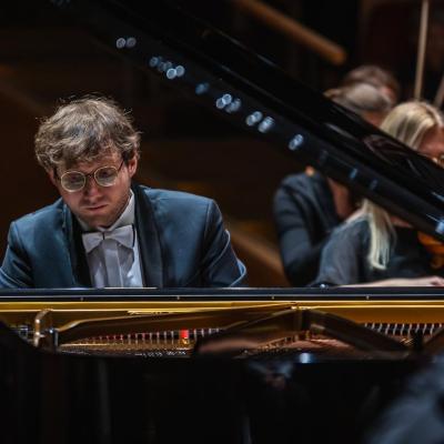 Koncert symfoniczny - Krzysztof Książek