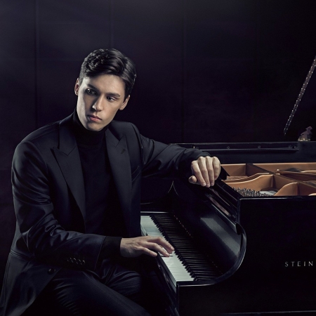 Koncert symfoniczny – Jaeden Izik-Dzurko